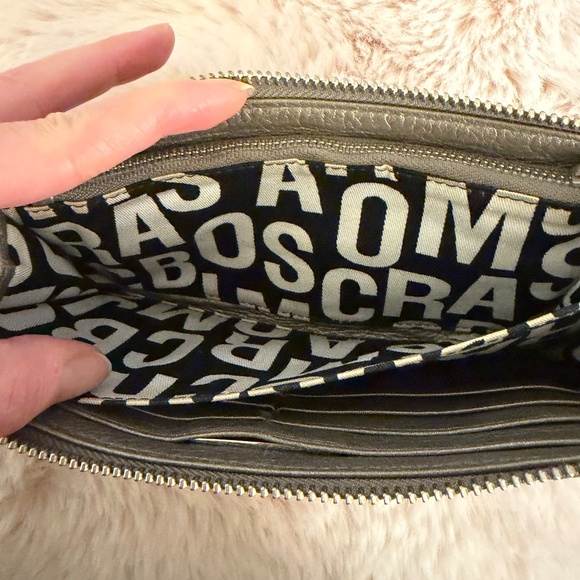 Marc by Marc Jacobs Faridah Metallic Hobo/Satchel Bag Includes Matching Wallet - Picture 15 of 16